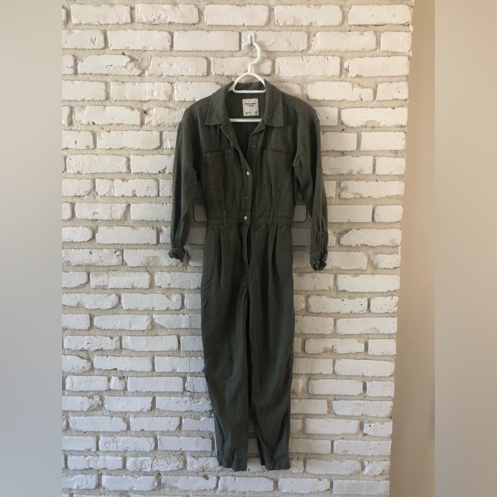 Abercrombie and Fitch long sleeve utility jumpsuit